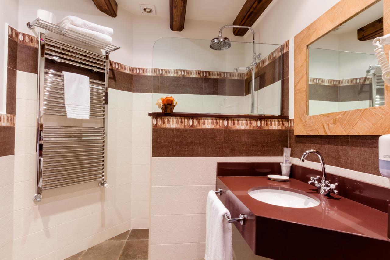 Hotel Flor De Neu El Pont de Suert Ngoại thất bức ảnh