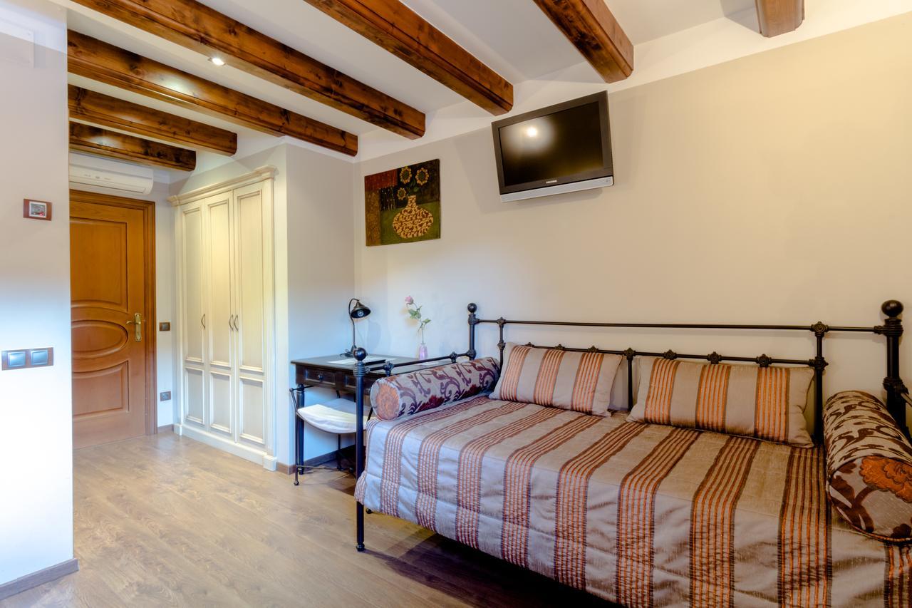 Hotel Flor De Neu El Pont de Suert Ngoại thất bức ảnh