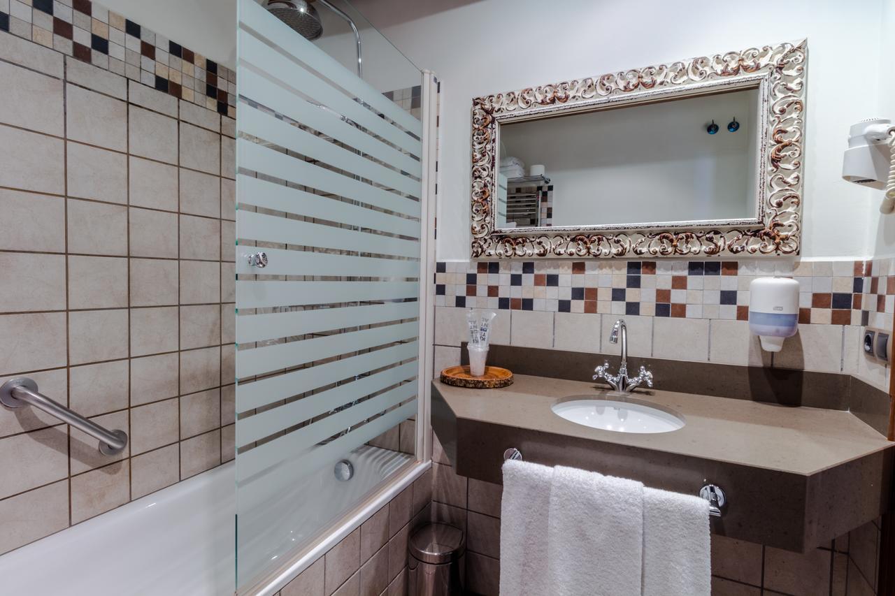 Hotel Flor De Neu El Pont de Suert Ngoại thất bức ảnh