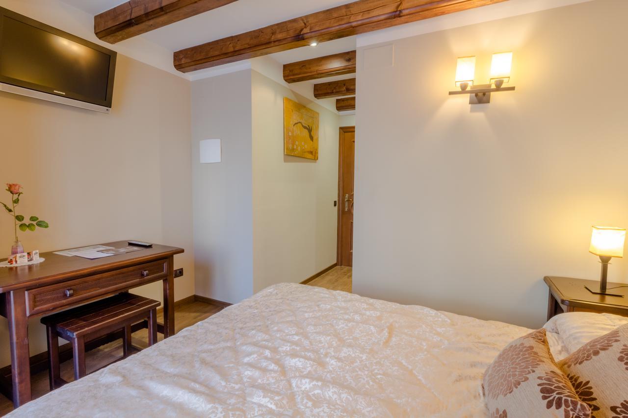 Hotel Flor De Neu El Pont de Suert Ngoại thất bức ảnh