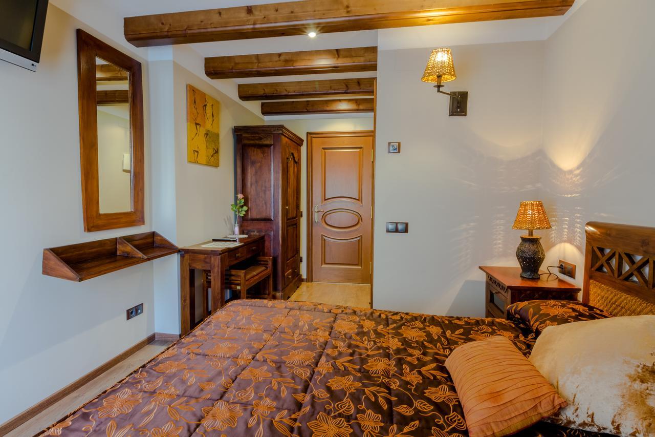 Hotel Flor De Neu El Pont de Suert Ngoại thất bức ảnh