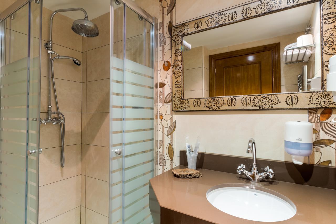 Hotel Flor De Neu El Pont de Suert Ngoại thất bức ảnh